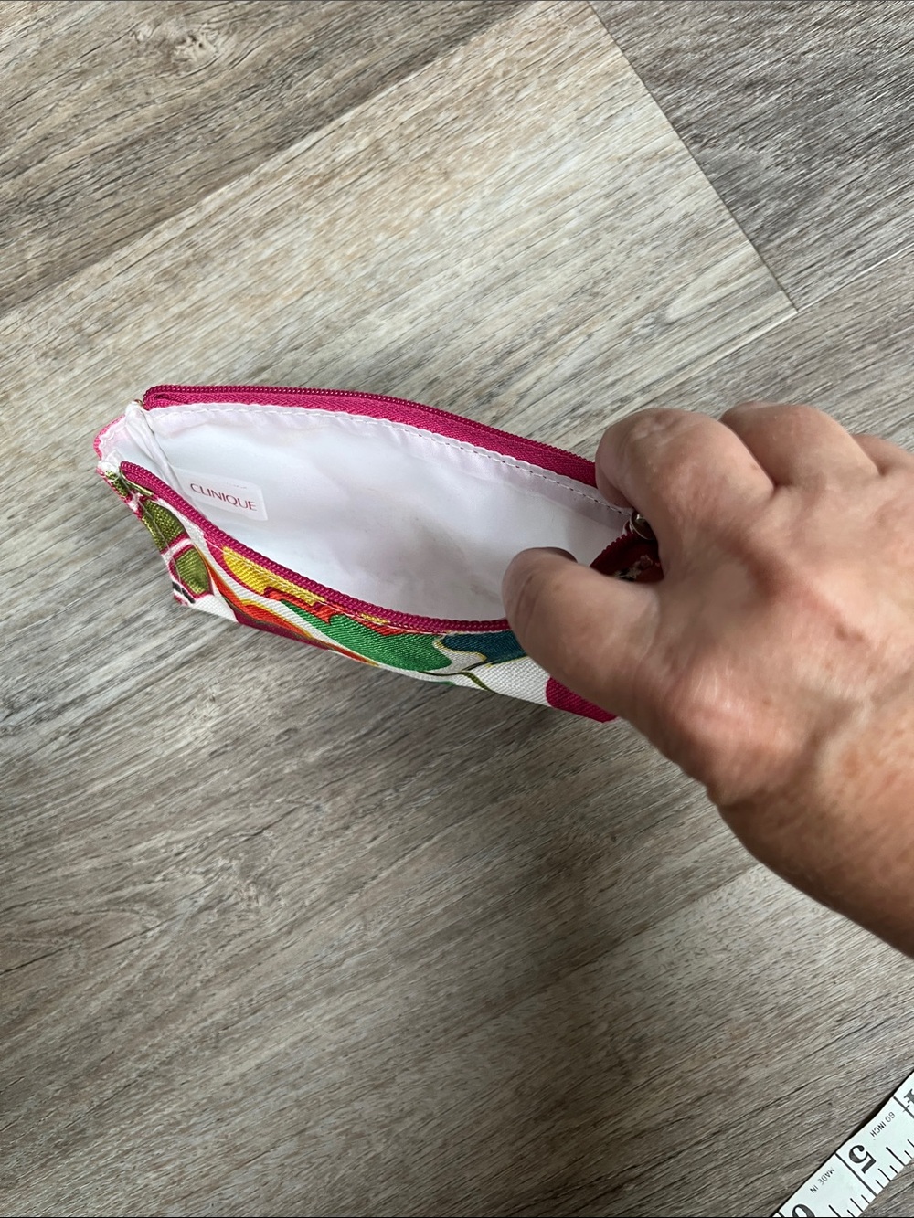 Clinique Multicolor Floral Canvas Cosmetic Pouch - Pink Zipper - Picture 5 of 6